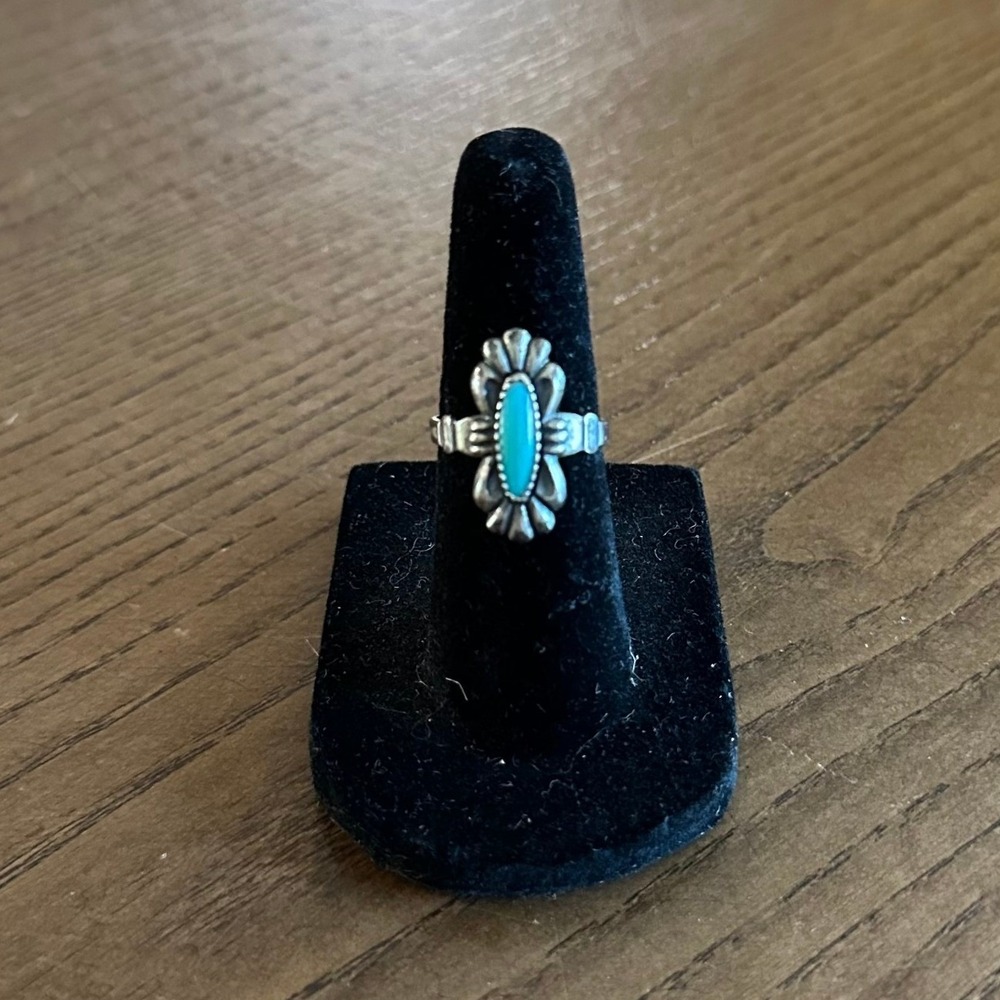 Vintage Southwestern Turquoise Scalloped Silver Tone Ring Size 4.5 Boho Dainty